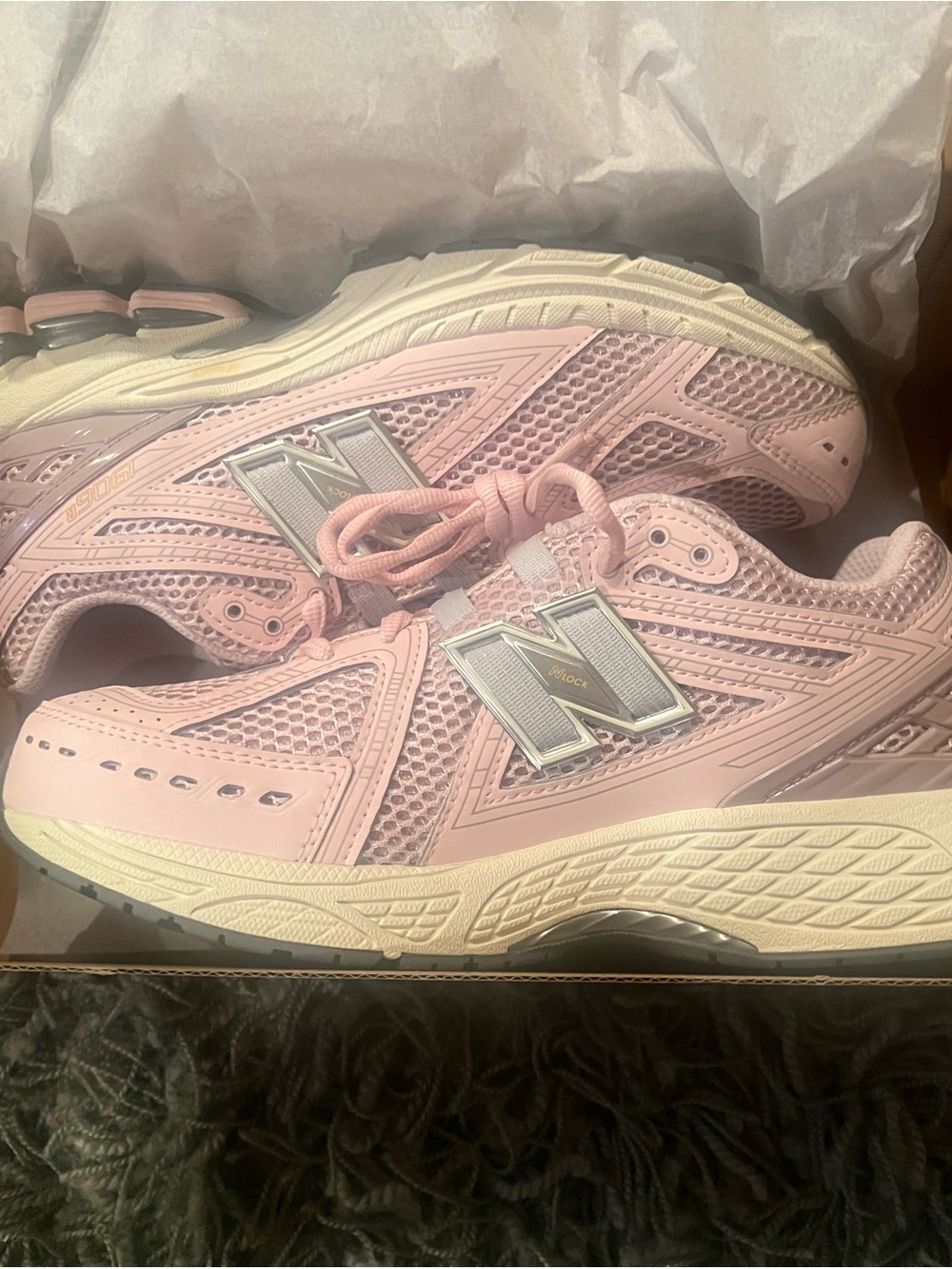 New Balance Women's Size 6/Youth Size 4.5 Pink/Silver Mesh Running Sneakers NEW
